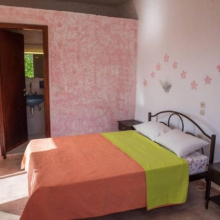 Madalenas B&B Pelekas Exteriör bild