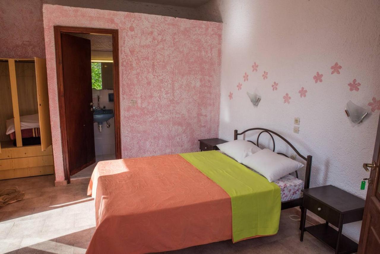 Madalenas B&B Pelekas Exteriör bild